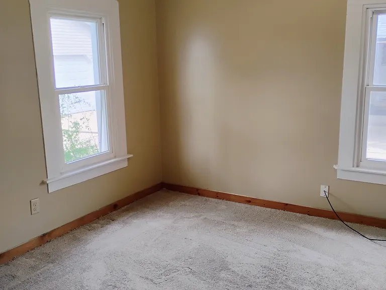 418 Wilkes Ave — Photo 4