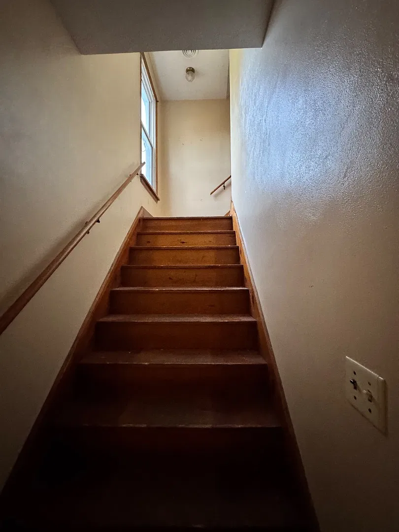 585 Prospect St - 585 1/2 — Photo 1