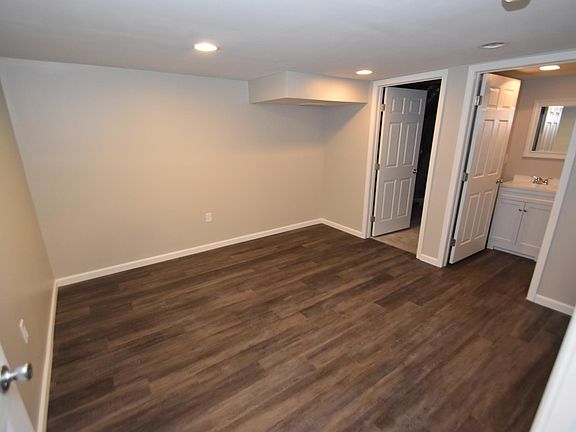 2nd image of 235 Macandrews Way