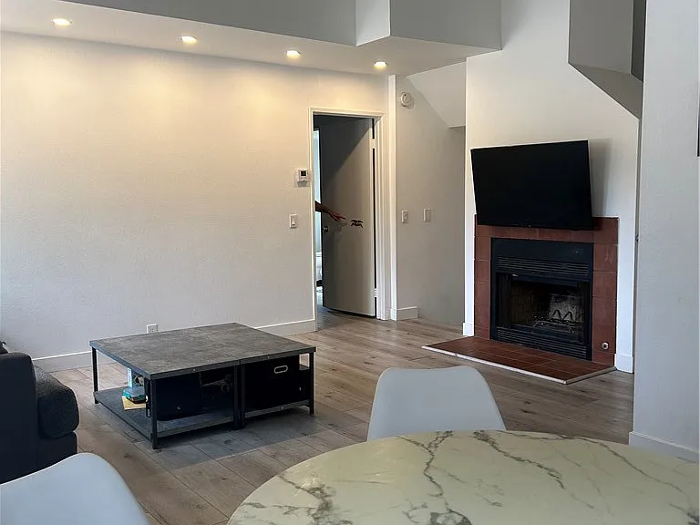 11300 Foothill Blvd #19 — Photo 7