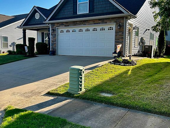3rd image of 1122 Merlot Ct