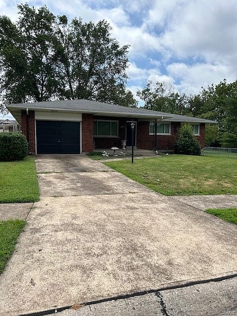 1st image of 7116 Laclede Meadows Dr