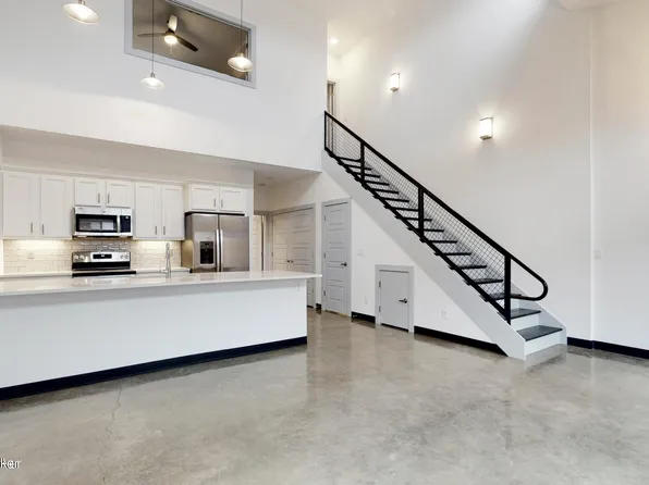 600 Burnett Ridge Pl #2, Louisville, KY 40243