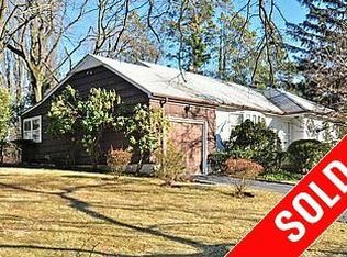 3 Rivers Dr, Great Neck, NY 11020