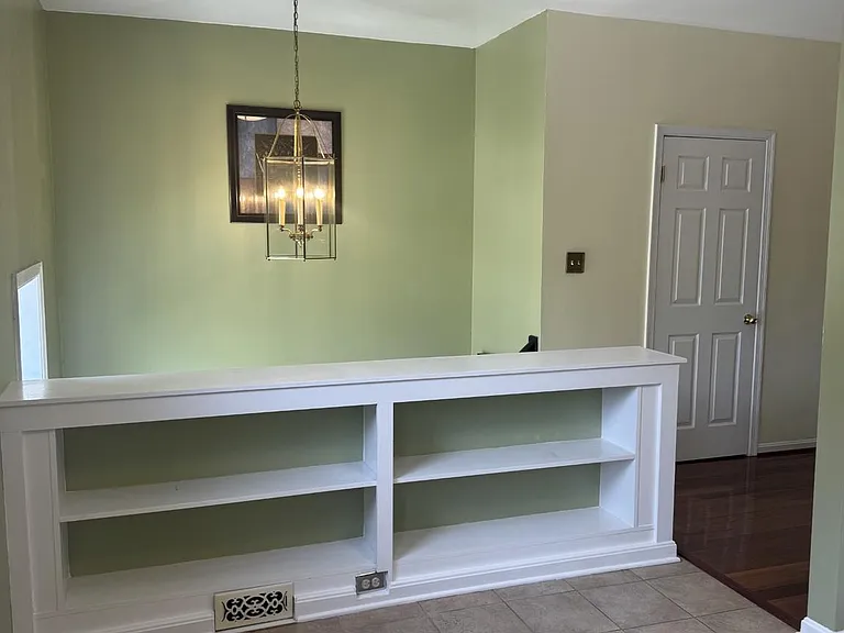 32 Alderman Ct — Photo 3