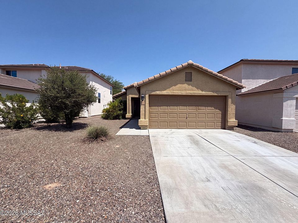 1st image of 850 W Calle Arroyo Norte