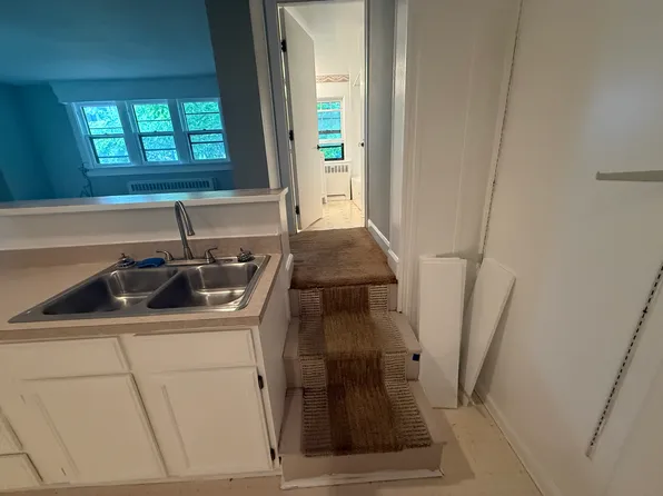 921 W Kalamazoo Ave APT 7, Kalamazoo, MI 49007