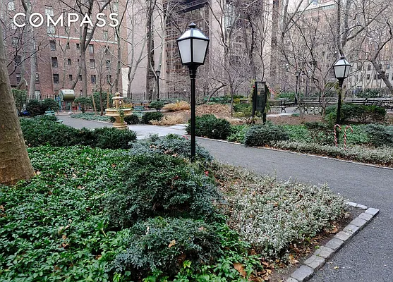 Sold by Compass | media 21