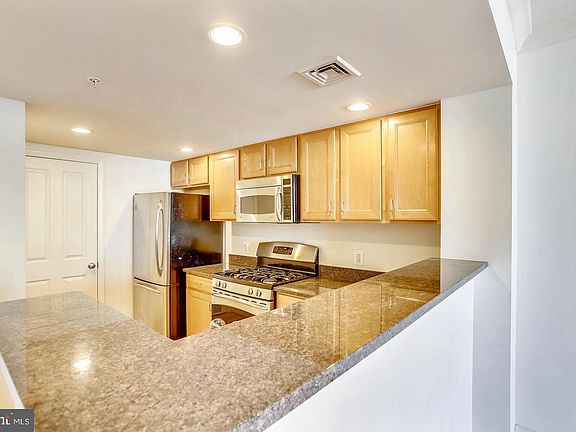 3rd image of 414 Water St Unit 1311