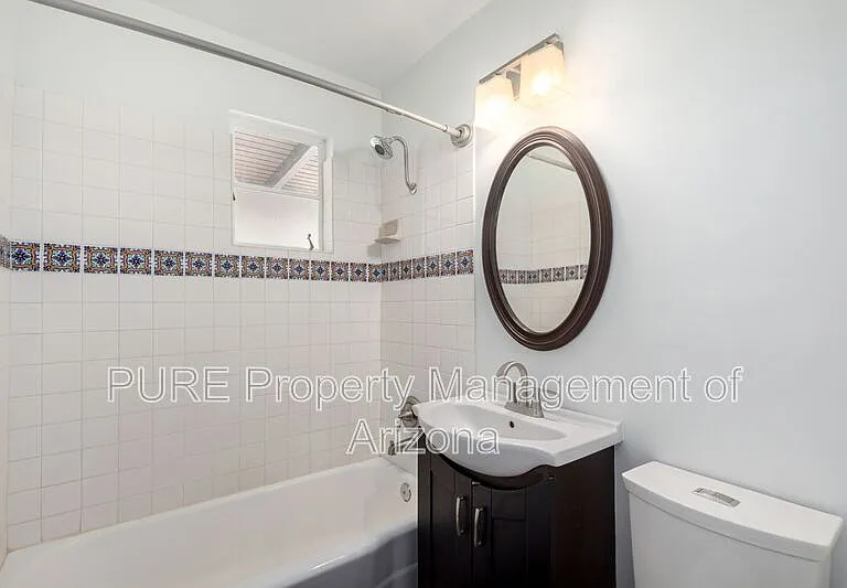 1526 E Griswold Rd — Photo 17