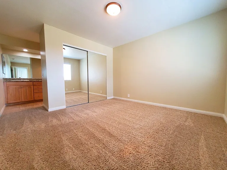 Citrus Court Apartments — Photo 12