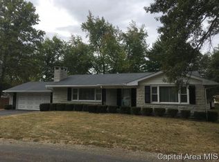 201 N Maple St, Athens, IL 62613