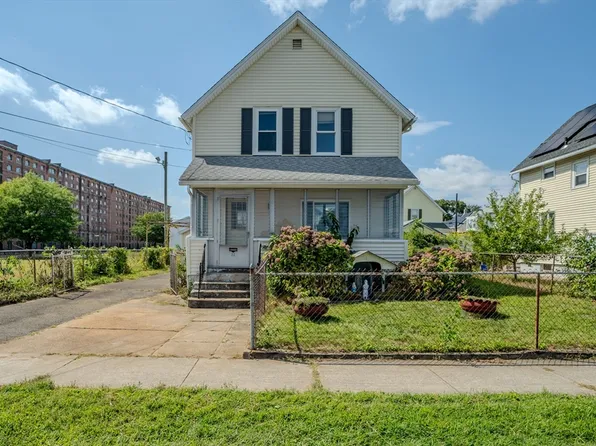11 Hampshire St, Ludlow, MA 01056
