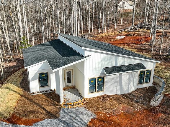 2nd image of 1192 Narrows Ln