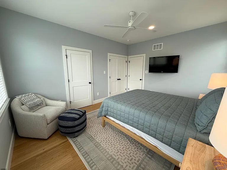 7607 Burk Ave — Photo 18