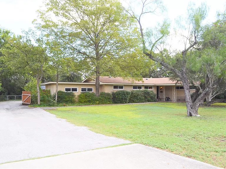 446 Pike Rd — Photo 2
