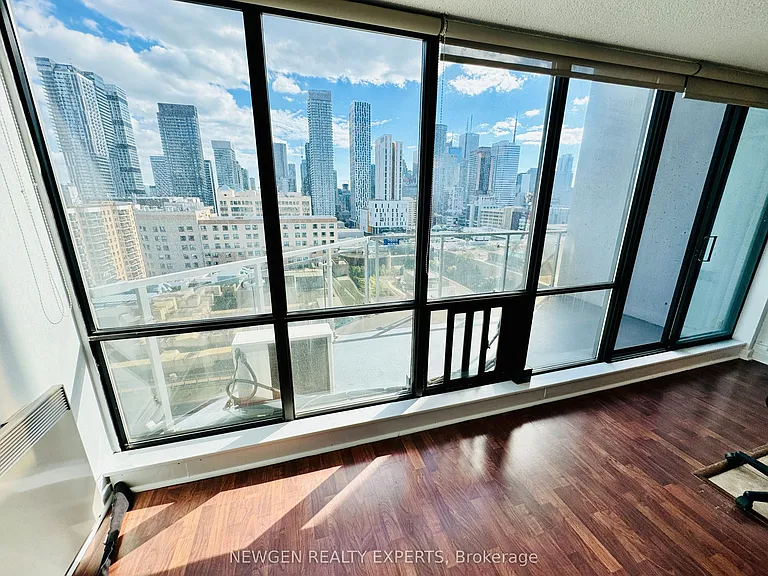 86 Gerrard St E #14F — Photo 19