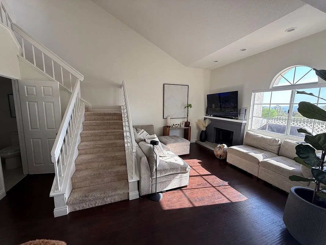 2 bed, 2.5 bath, 1121 sqft, $3,800 — Photo 1