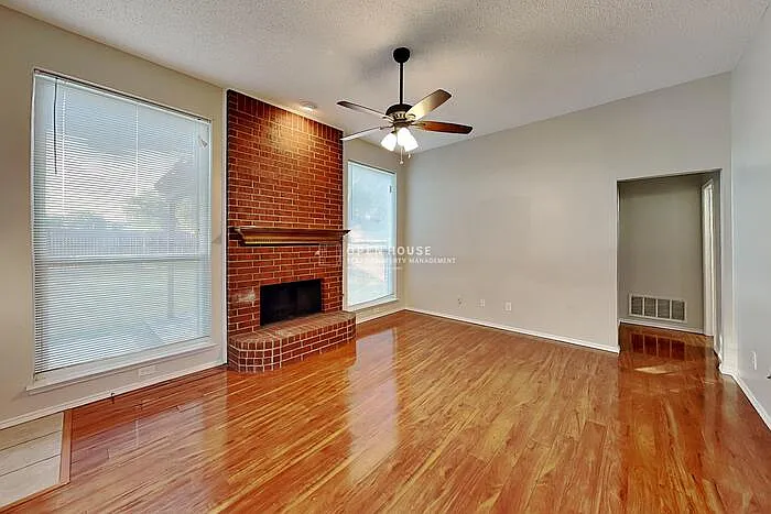 4 bed, 3.0 bath, 1868 sqft, $2,700 — Photo 3