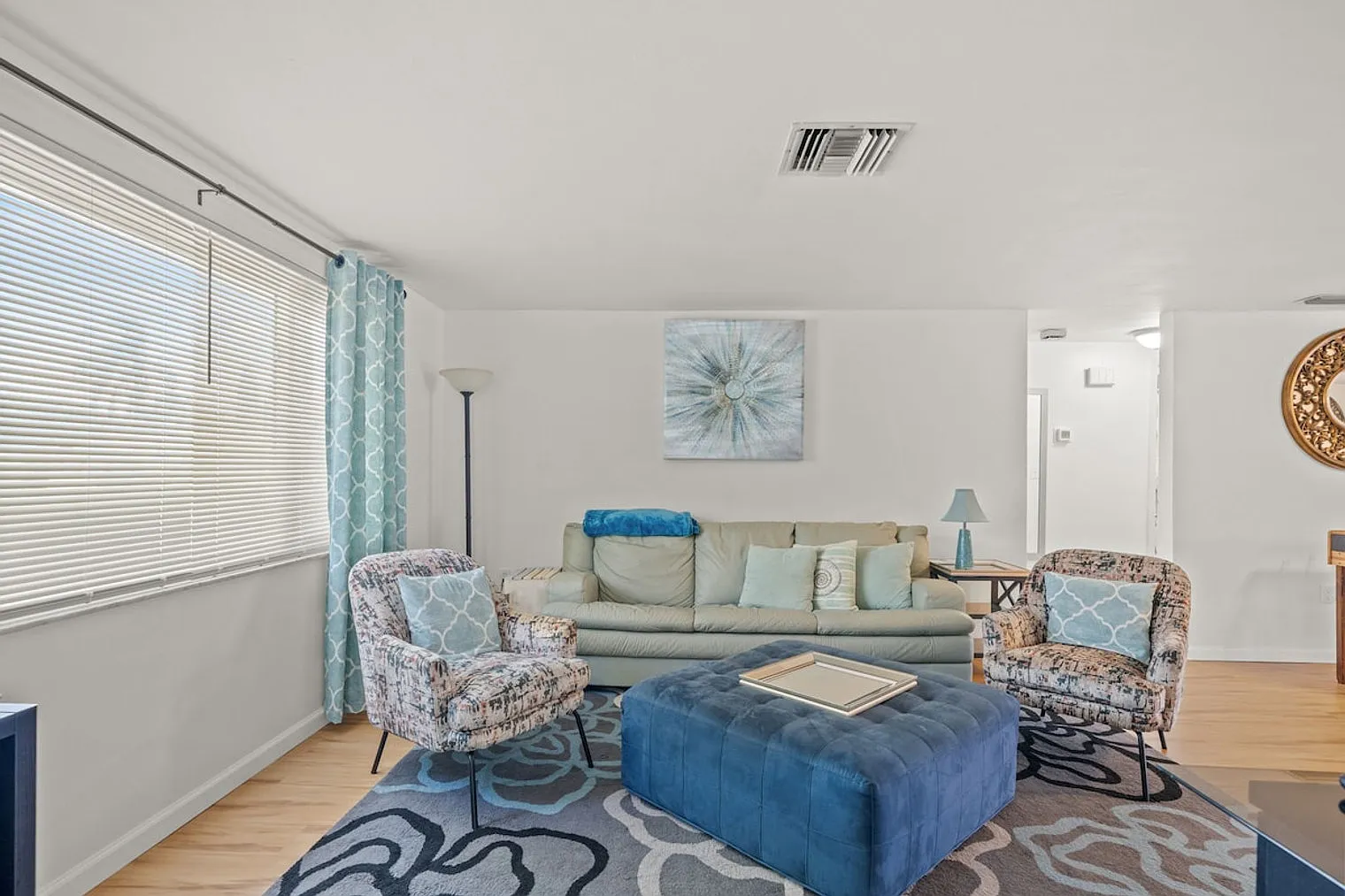 3 bed, 2.0 bath, $3,367 — Photo 3