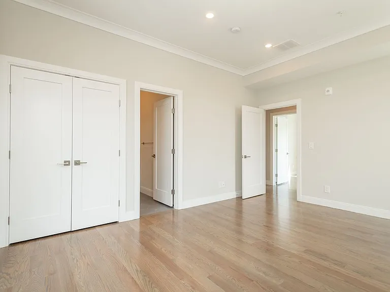 3249 Washington St #3 — Photo 7