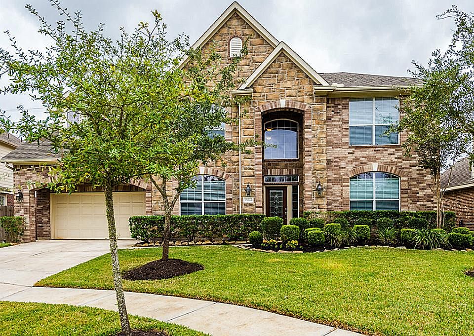 1st image of 15222 Mesa Red Ct