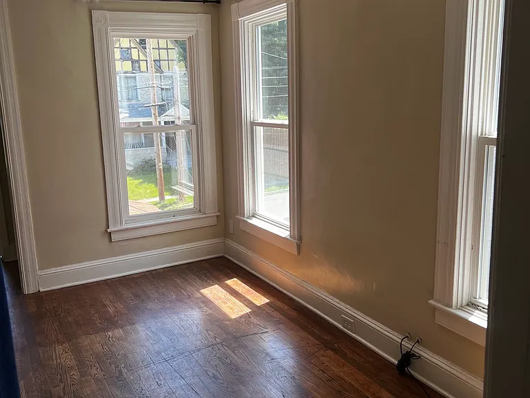 29 Cedar St #3 — Photo 6