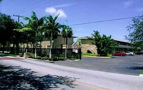 4th image of 1422 NW 2nd St