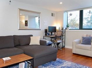 40 8th St #5306, Cambridge, MA 02141