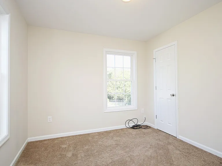 1141 Saint Clair Ave — Photo 12