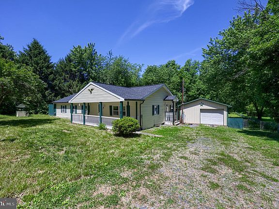 3rd image of 1744 Ridge Rd