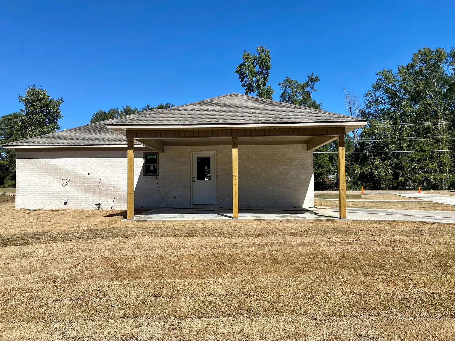 3 bed, 1140 sqft, $1,650 — Photo 2