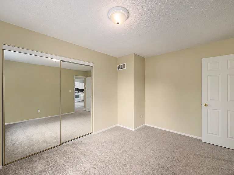 8207 Webster Ave #7 — Photo 18