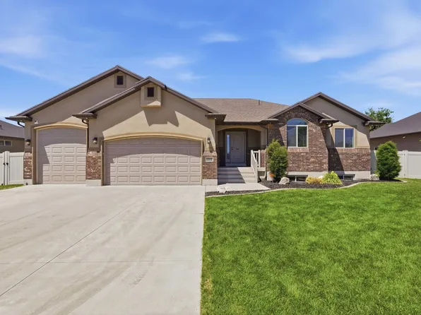 1302 W 2535 N, Clinton, UT 84015