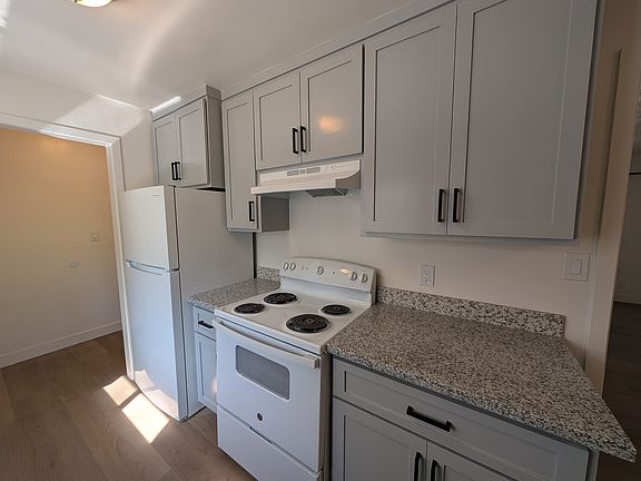 4th image of 1550 Valley View Rd #25