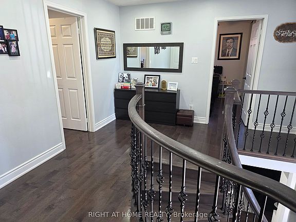 3rd image of 16 Griffiths Dr