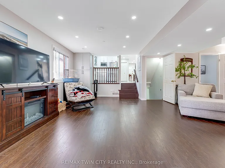183 Bush Clover Cres — Photo 11