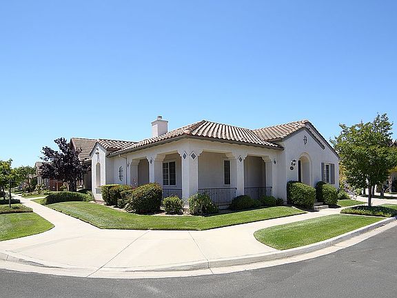 3rd image of 2609 Calderon Dr