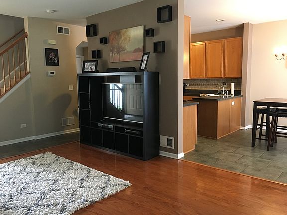 4th image of 25109 Clare Cir #9302