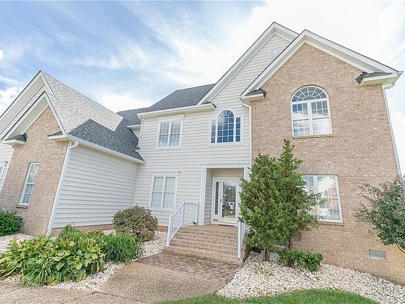 3rd image of 6079 Pond Place Way