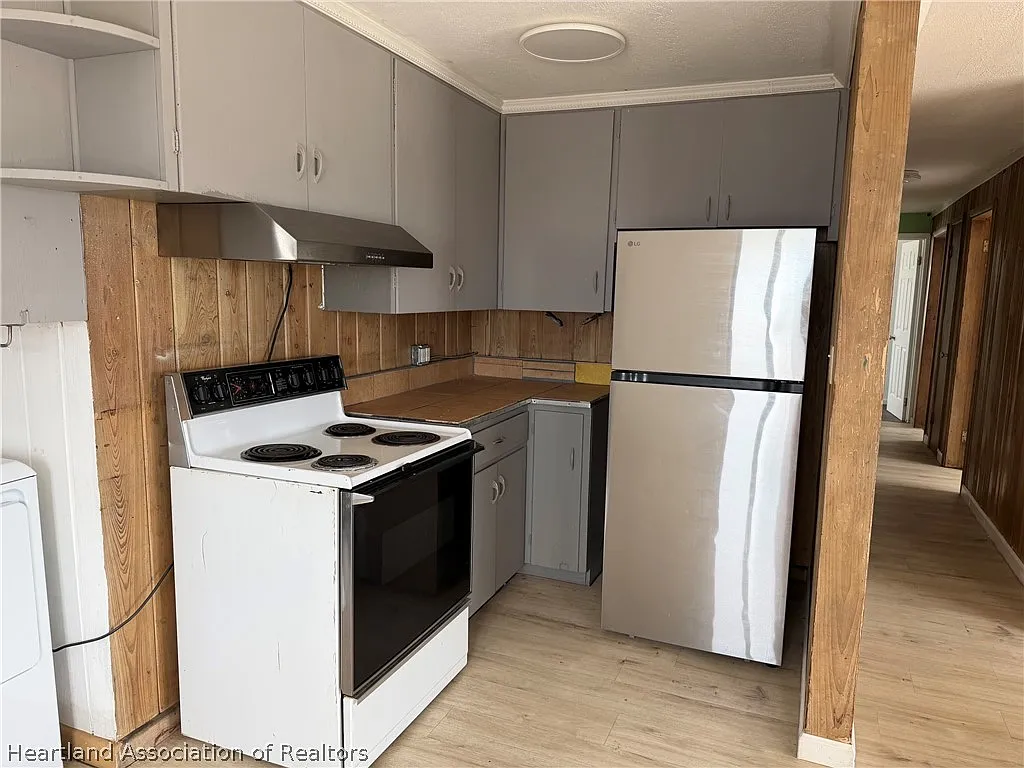 3 bed, 2.0 bath, 11524 sqft, $1,100 — Photo 4