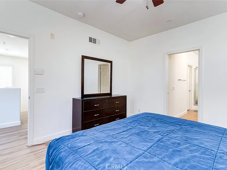 15220 Cambridge St — Photo 19