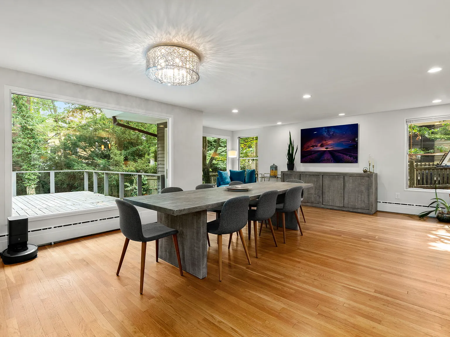 4 bed, 2.5 bath, 2098 sqft, $10,000 — Photo 3
