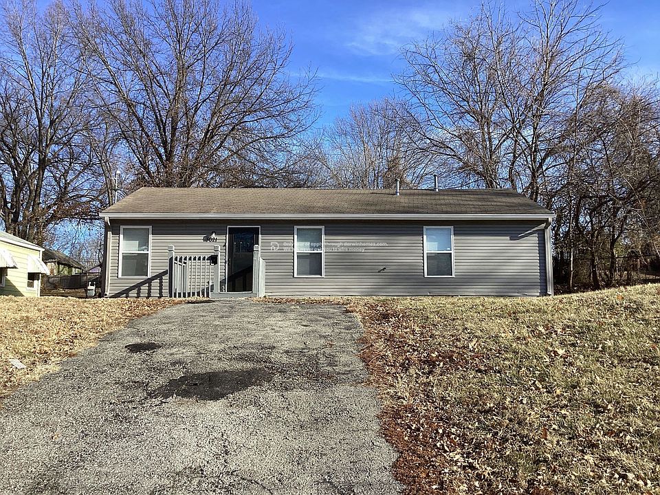 1st image of 3021 N 32nd St