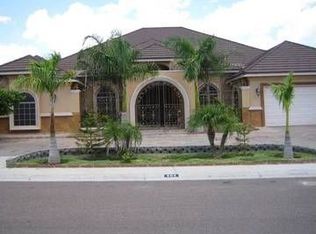 404 Blue Lake Dr, Laredo, TX 78041