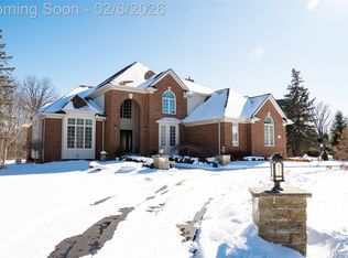 29950 Forest Dr, Franklin, MI 48025