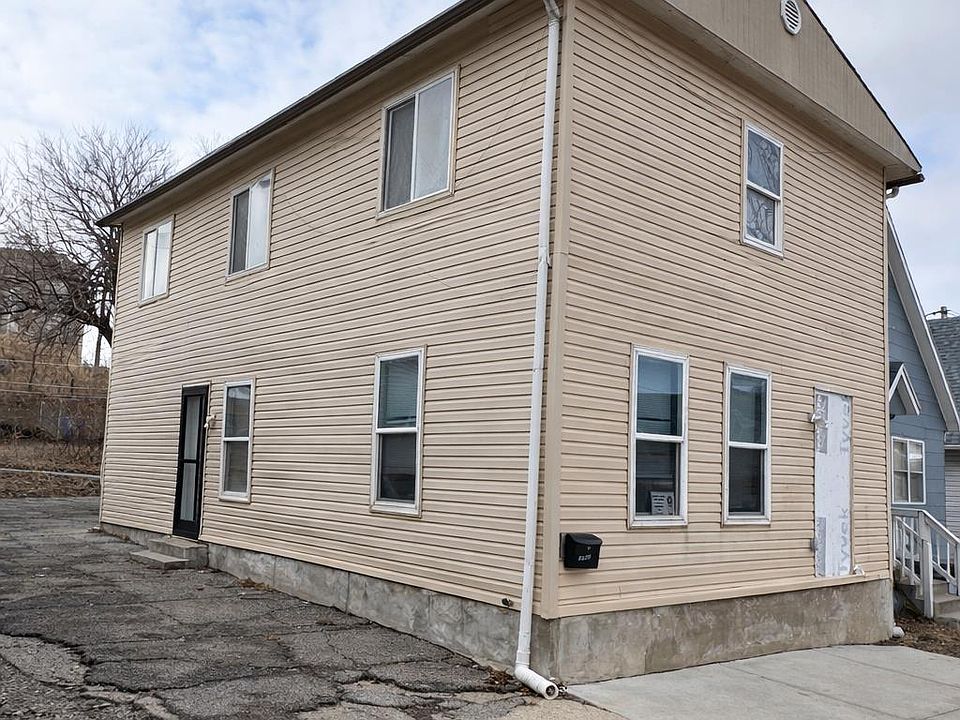 2nd image of 2707 Howard St