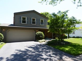 107 N Andover Ln, Geneva, IL 60134