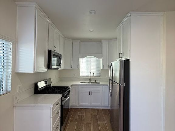 4th image of 4524 W 133rd St Unit B