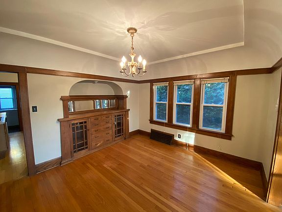 4th image of 3210 N Cambridge Ave Floor 1